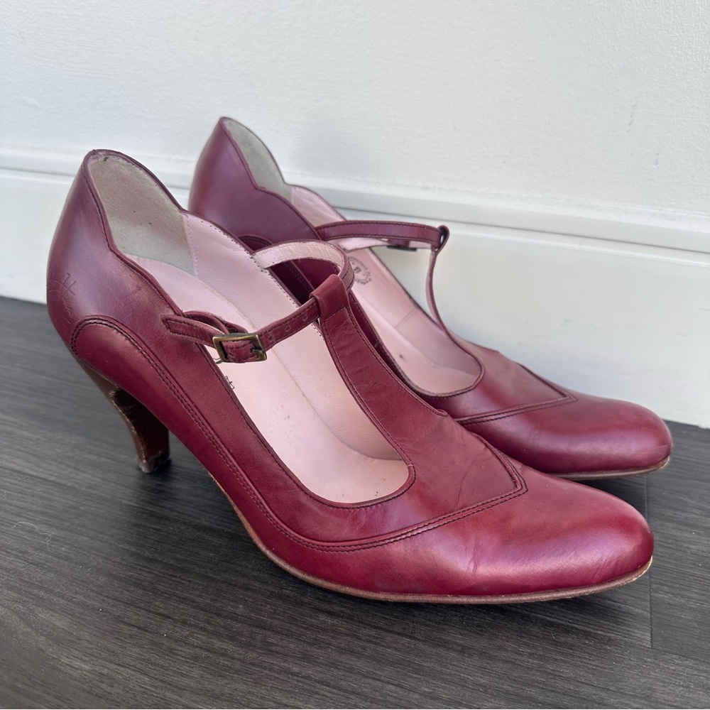 John Fluevog Women’s Teapots Sencha T Strap Leather Wooden Heels Burgundy 8